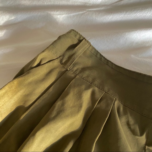 Korean Olive Green Shorts Looks Like Skirt Skort - Picture 6 of 8